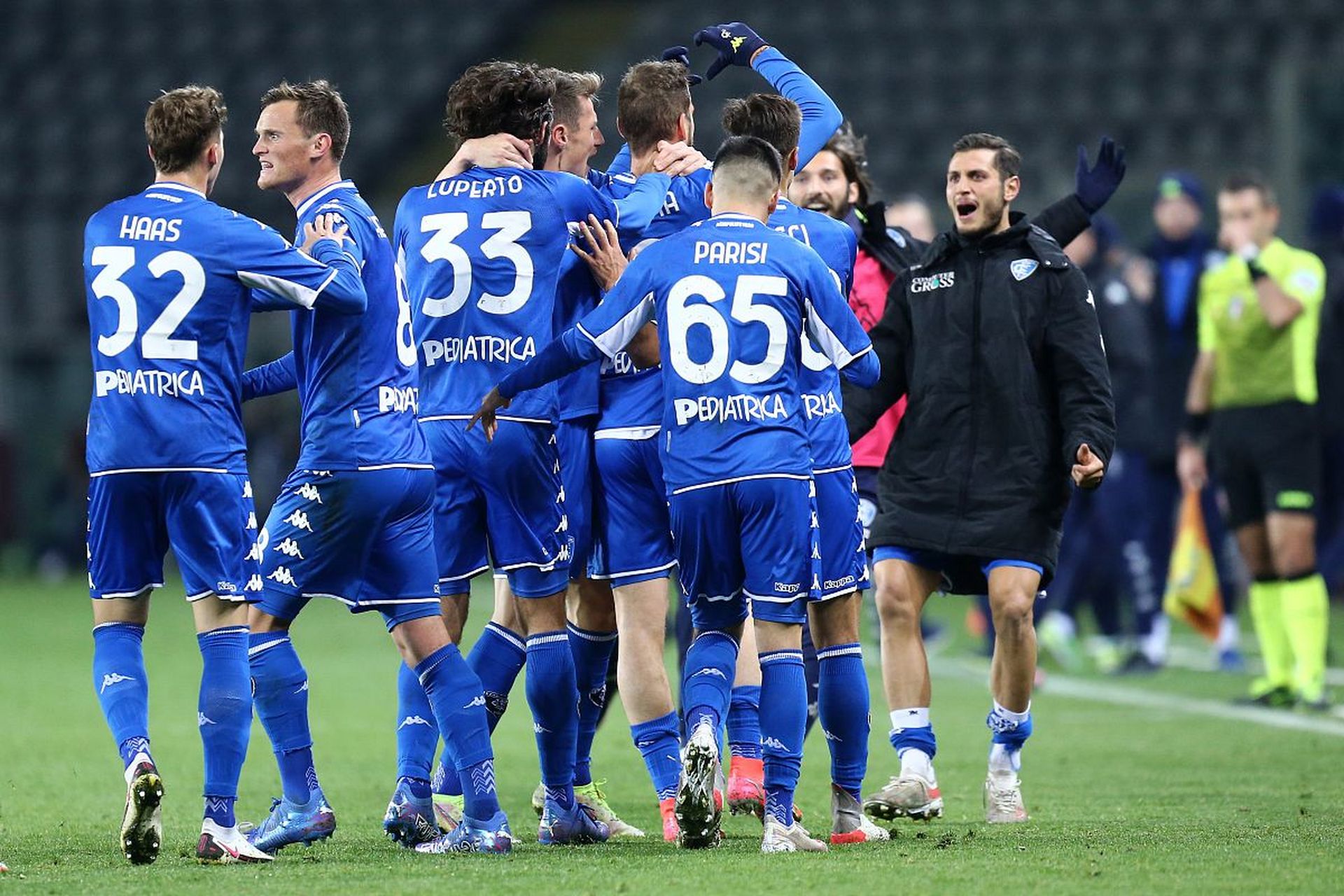 并探讨卢克 并探讨卢克