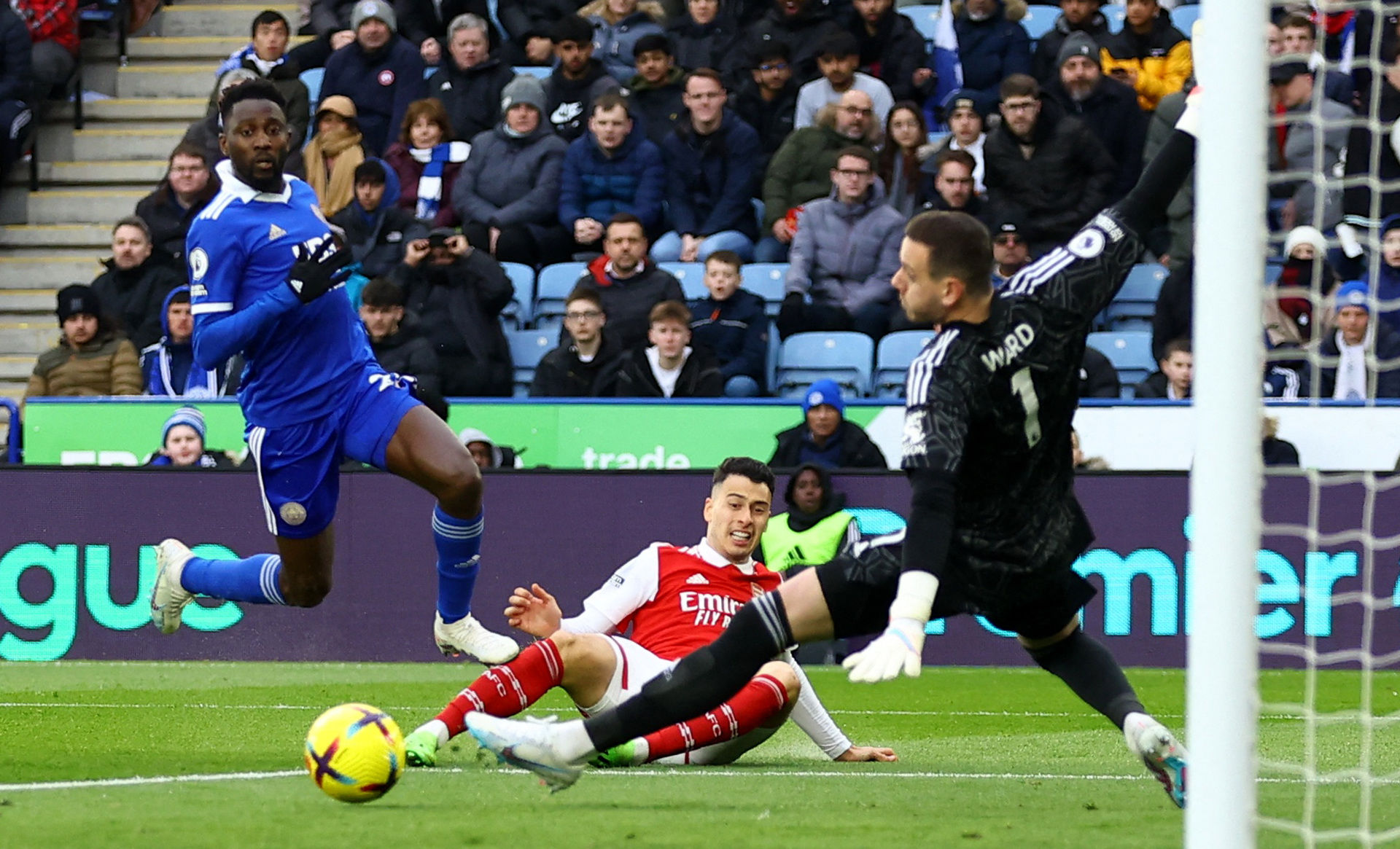 离开巴萨也 离开巴萨也